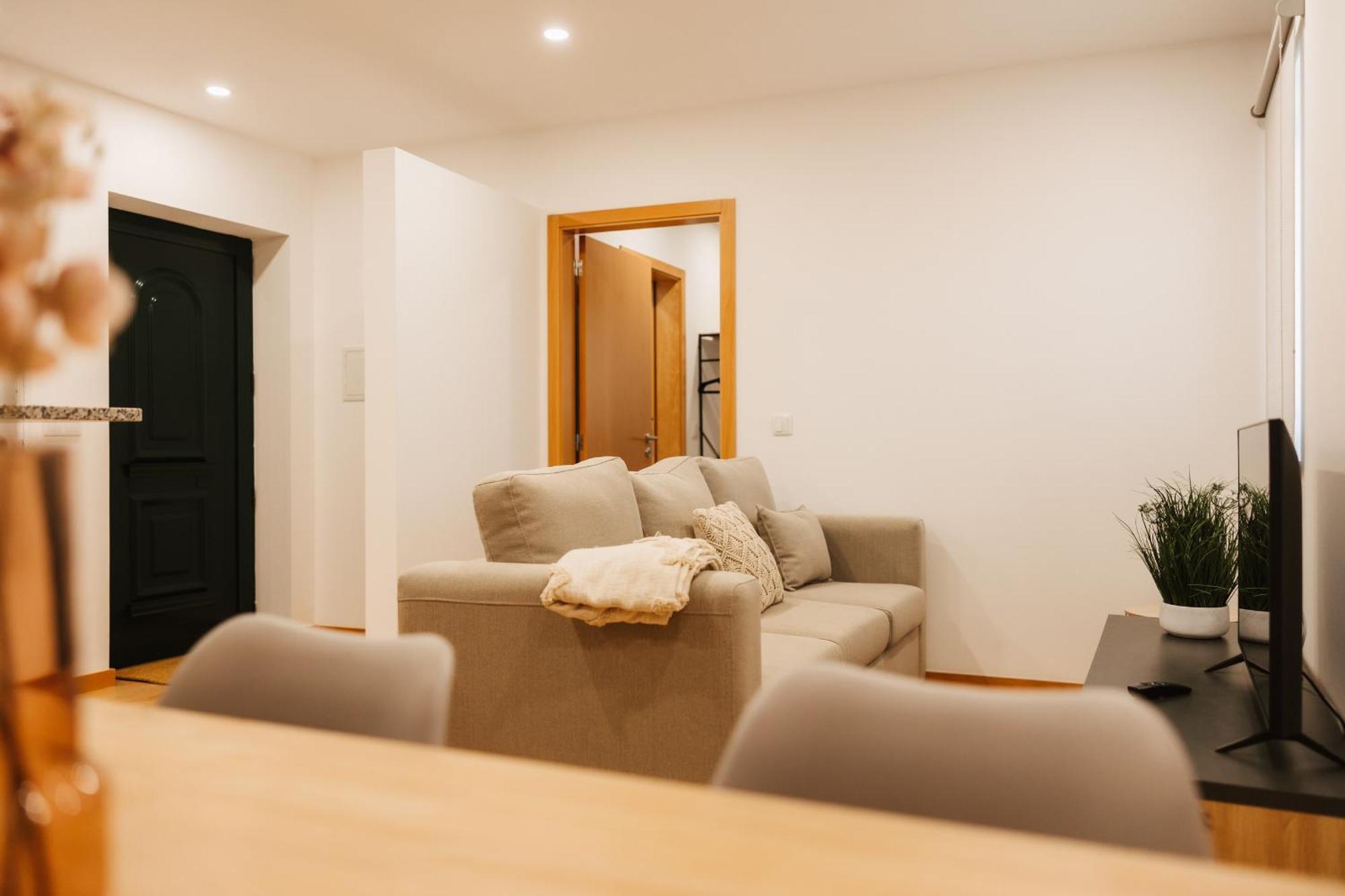 Alvarenga Apartments Экстерьер фото