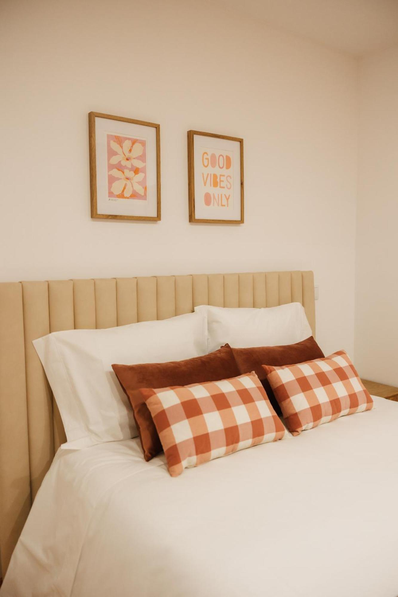 Alvarenga Apartments Экстерьер фото